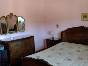 Casa en muy buen estado Bolaños al 1000 c/cochera
