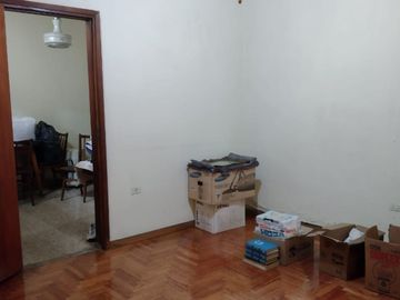 Casa en muy buen estado Bolaños al 1000 c/cochera