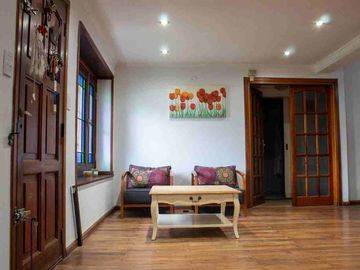 Casa 4 Dormitorios c Pileta Adrogué, Apta Crédito