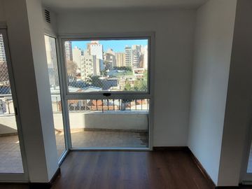 DEPARTAMENTO PISO COMPLETO 4 AMB. C/COCHERA LANUS