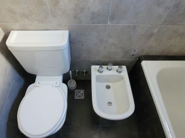 DEPARTAMENTO PISO COMPLETO 4 AMB. C/COCHERA LANUS