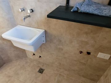 DEPARTAMENTO PISO COMPLETO 4 AMB. C/COCHERA LANUS