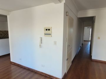 DEPARTAMENTO PISO COMPLETO 4 AMB. C/COCHERA LANUS