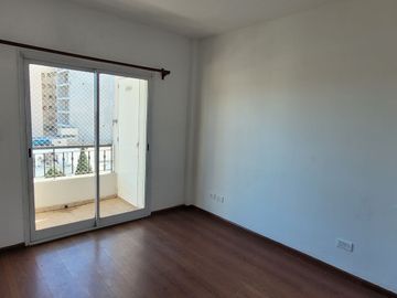 DEPARTAMENTO PISO COMPLETO 4 AMB. C/COCHERA LANUS