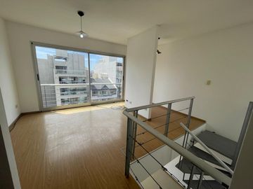 HERMOSO DEPTO 2 AMB C/ BALCON PATIO Y PARRILLA
