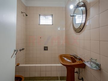 VENTA CASA 4 AMB C/PILETA -V. MADERO CREDIT PERMUT