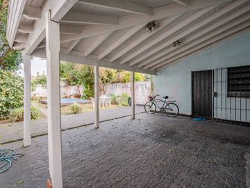VENTA CASA 4 AMB C/PILETA -V. MADERO CREDIT PERMUT