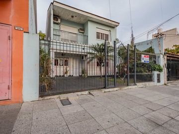 VENTA CASA 4 AMB C/PILETA -V. MADERO CREDIT PERMUT