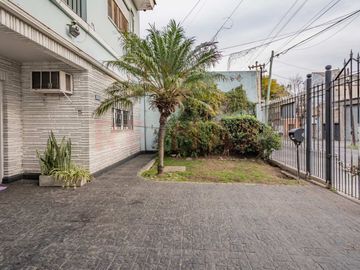 VENTA CASA 4 AMB C/PILETA -V. MADERO CREDIT PERMUT