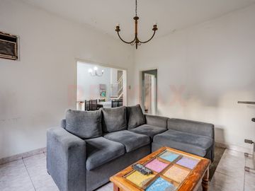 VENTA CASA 4 AMB C/PILETA -V. MADERO CREDIT PERMUT