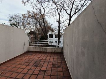 PH EN VENTA 5 AMB COCHERA 2 PATIOS V. PUEYRREDON