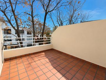 PH EN VENTA 5 AMB COCHERA 2 PATIOS V. PUEYRREDON