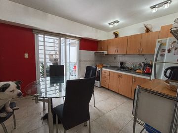PH EN VENTA 5 AMB COCHERA 2 PATIOS V. PUEYRREDON