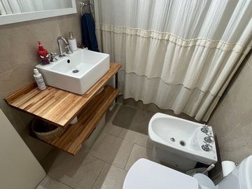 VENTA DEPTO 2 AMB + DEPENDENCIA PERMUTA CASEROS