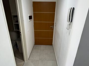 VENTA DEPTO 2 AMB + DEPENDENCIA PERMUTA CASEROS