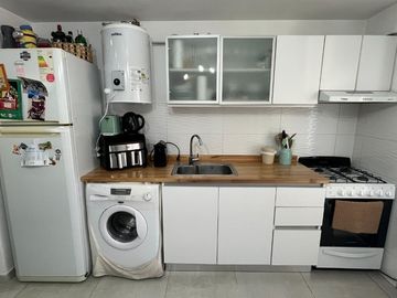 VENTA DEPTO 2 AMB + DEPENDENCIA PERMUTA CASEROS