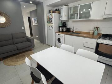 VENTA DEPTO 2 AMB + DEPENDENCIA PERMUTA CASEROS