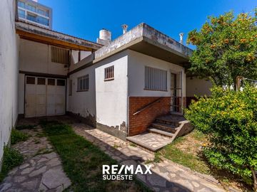 IMPONENTE CASA- DONADO 400. EXCELENTE UBICACION