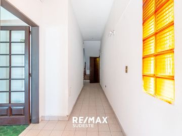 IMPONENTE CASA- DONADO 400. EXCELENTE UBICACION