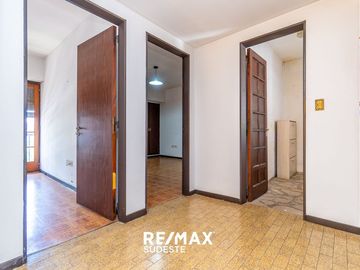 IMPONENTE CASA- DONADO 400. EXCELENTE UBICACION