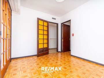IMPONENTE CASA- DONADO 400. EXCELENTE UBICACION