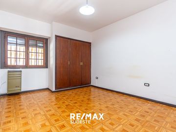 IMPONENTE CASA- DONADO 400. EXCELENTE UBICACION