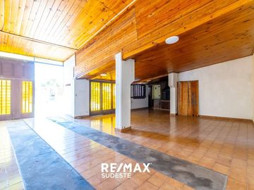 IMPONENTE CASA- DONADO 400. EXCELENTE UBICACION