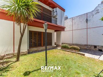 IMPONENTE CASA- DONADO 400. EXCELENTE UBICACION