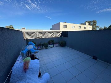 VENTA TRIPLEX - ADOLFO SOURDEAUX -3 AMB - PLAYROOM