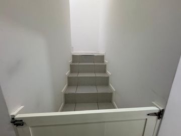 VENTA TRIPLEX - ADOLFO SOURDEAUX -3 AMB - PLAYROOM
