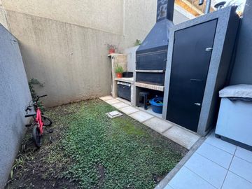 VENTA TRIPLEX - ADOLFO SOURDEAUX -3 AMB - PLAYROOM