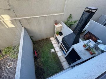 VENTA TRIPLEX - ADOLFO SOURDEAUX -3 AMB - PLAYROOM