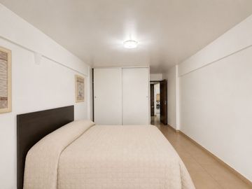 Venta departamento 2 ambientes al frente la perla