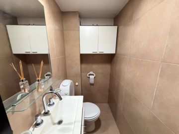 Venta departamento 2 ambientes al frente la perla