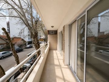 Venta departamento 2 ambientes al frente la perla