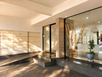 Venta departamento 2 ambientes al frente la perla