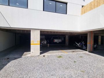 VENTA COCHERA SEMICUBIERTA VILLA PUEYRREDON PB