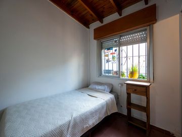 VENTA DPTO 4 AMB C/ESCRITORIO Y PATIOS EN FLORES
