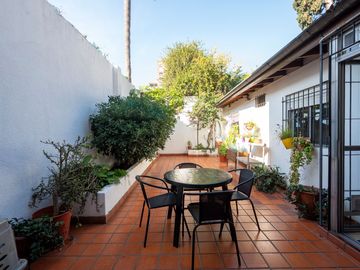 VENTA DPTO 4 AMB C/ESCRITORIO Y PATIOS EN FLORES