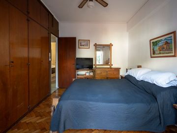VENTA DPTO 4 AMB C/ESCRITORIO Y PATIOS EN FLORES
