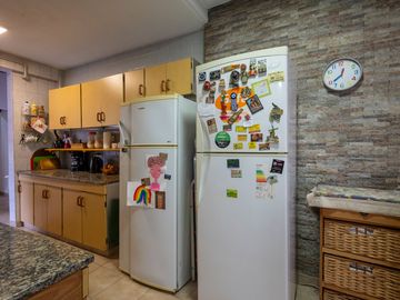VENTA DPTO 4 AMB C/ESCRITORIO Y PATIOS EN FLORES