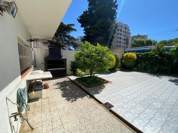 VENTA DEPTO 4 AMB C/DEP y ESP. GUARDACOCHE FLORES
