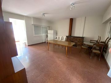 VENTA DEPTO 4 AMB C/DEP y ESP. GUARDACOCHE FLORES
