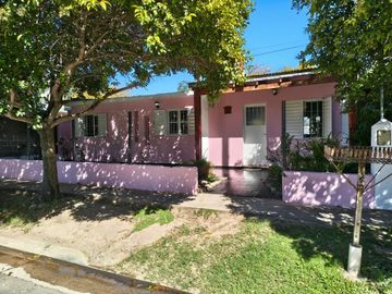 CASA 2 DORM CON COCHERA LICEO 3RA SECCION