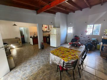 CASA 2 DORM CON COCHERA LICEO 3RA SECCION