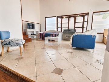 Casa con 2 Departamentos