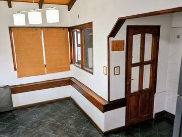 Casa con 2 Departamentos