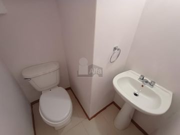 Casa en condominio en venta en Colonial del Lago, Nicolás Romero, México