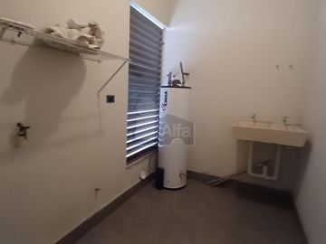 Casa en Renta Puerta de Hierro, Privada Iberus Monterrey NL