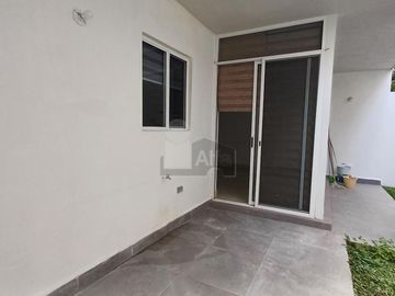 Casa en Renta Puerta de Hierro, Privada Iberus Monterrey NL